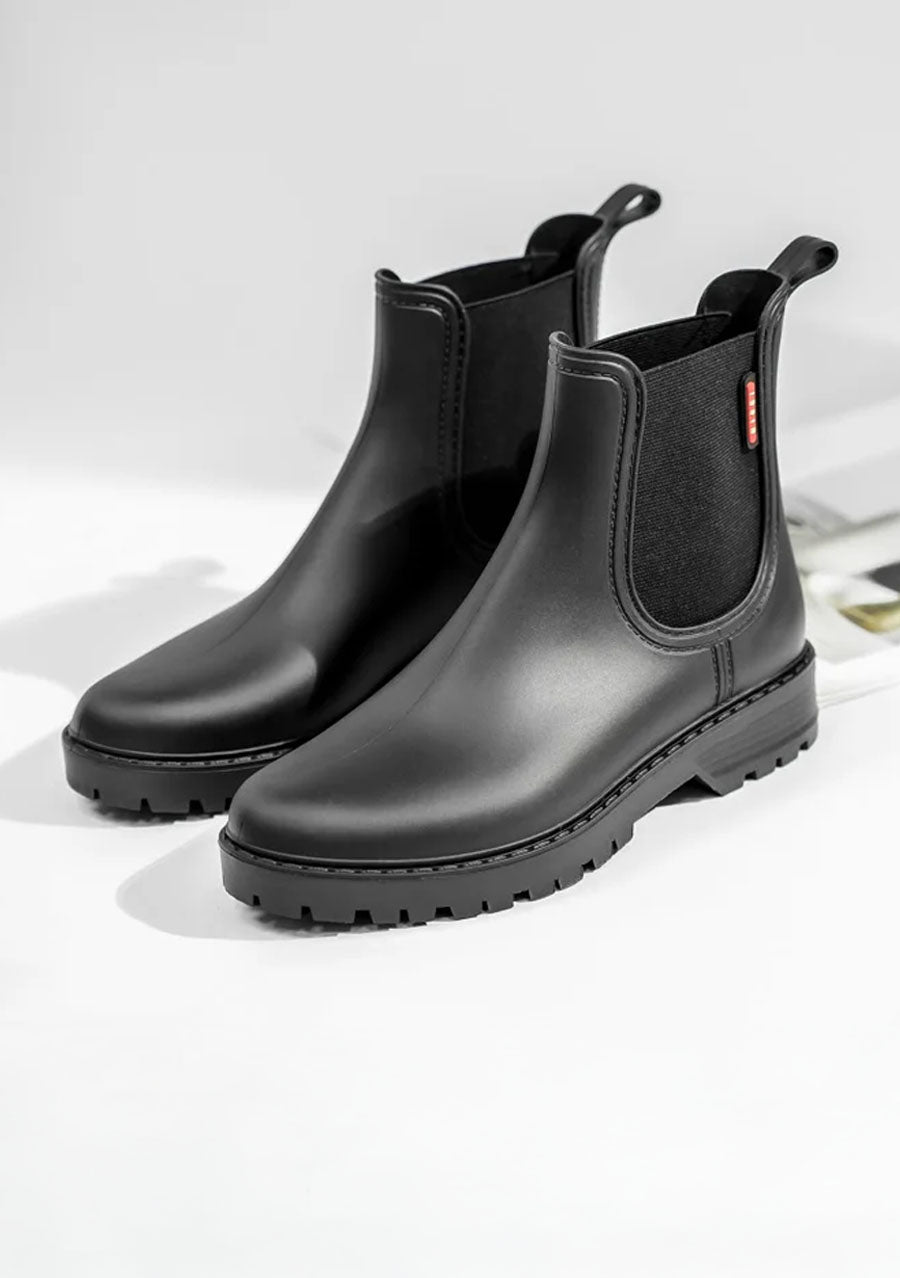 Midnight Boot – Elegant Design & 100% Waterproof
